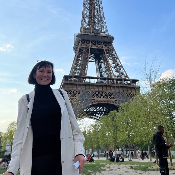 Meet your Posher, Leigh - Picture 1 of 1